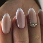 beautiful-almond-shaped-nails