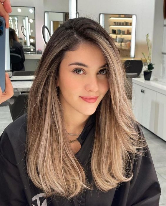 31 Layered Hairstyles: Compelling Reasons to Embrace This Trendy and Stylish Look