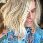 bob-haircut-with-highlights-wavyhair-blondehair