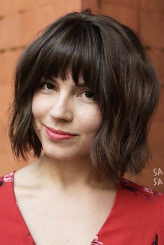 Chocolate Brown Layered Bob With Bangs #shorthaircuts #bobhaircuts #bobwithbangs 