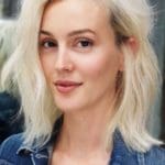 creamy-blonde-with-dark-roots-messyhair-bob-blo