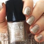 every-day-is-a-holiday-with-gold-glitter-nails-pic