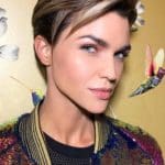 highlighted-pixie-with-side-part-shorthaircuts-p