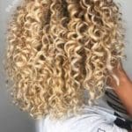 lovely-curly-hairstyles-blonde-color-shoulderleng