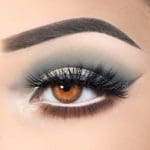 matte-smokey-makeup-idea-with-glitter-eyeliner-for