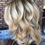 medium-curly-blonde-hairstyle