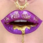 soft-purple-lipstick-with-gold-liquid-art-goldliq