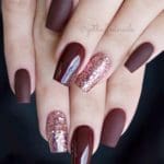 stylish-matte-and-glossy-burgundy-nails-mattenail