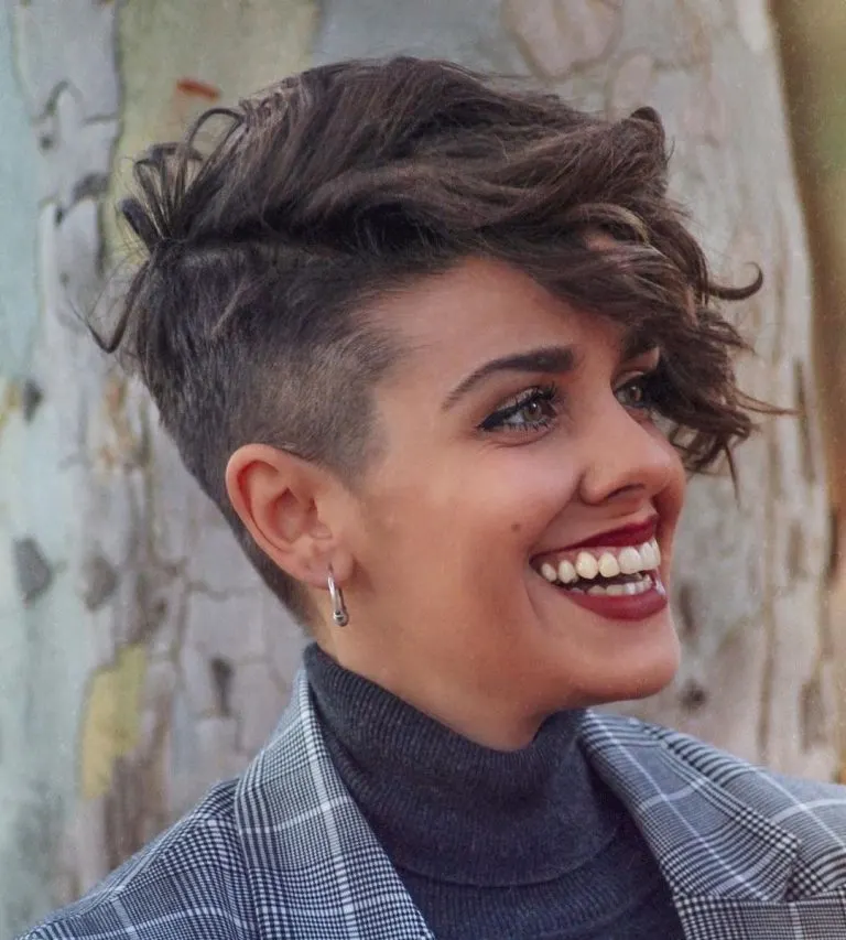 31 Adorable Pixie Cuts: Short Hairstyles for Oval Faces