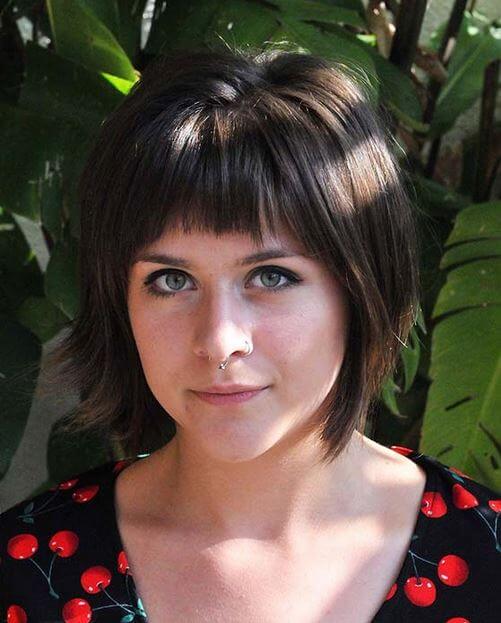 27 Trendy Short Hairstyles with Side Bangs Women Love Right Now