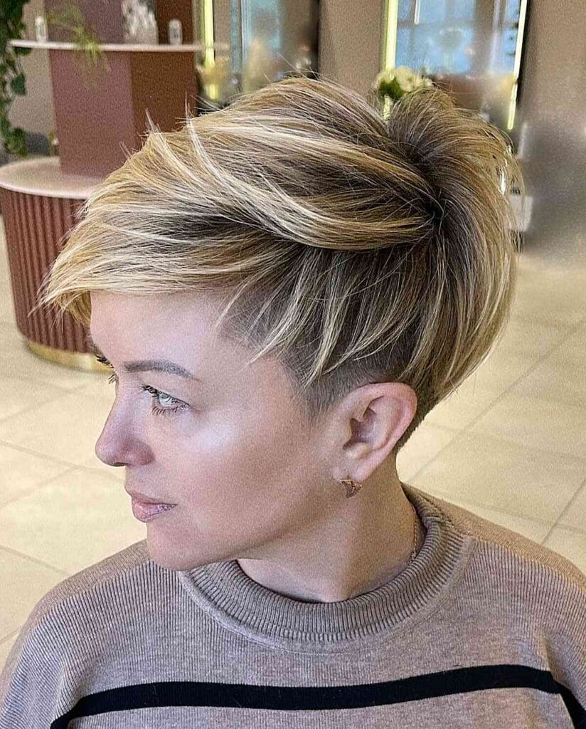 31 Hottest Pixie Cuts with Highlights