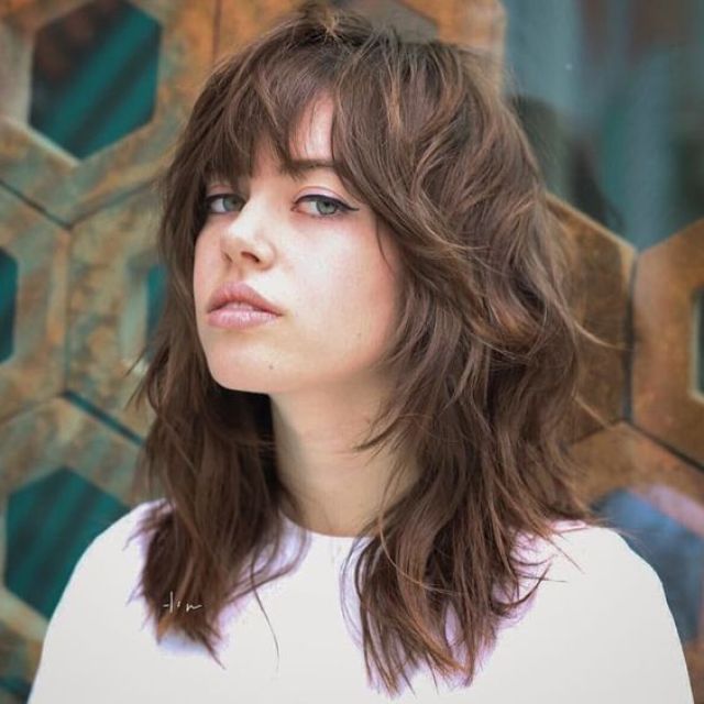 22 Feminine Shaggy Haircuts & Hairstyles to Try This Year