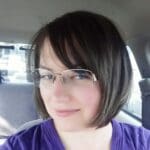 short-bob-hairstyle-with-glasses