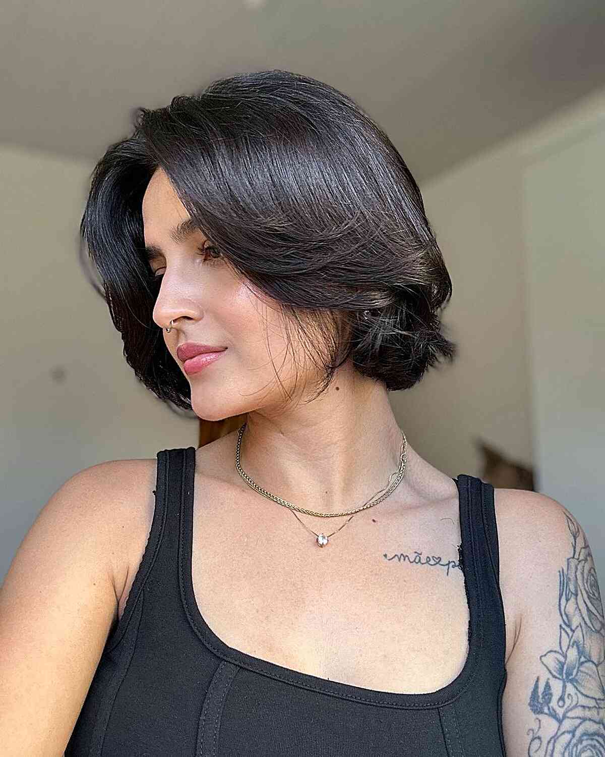 Modern Face-Framing Butterfly Bob Cut for Short Hair