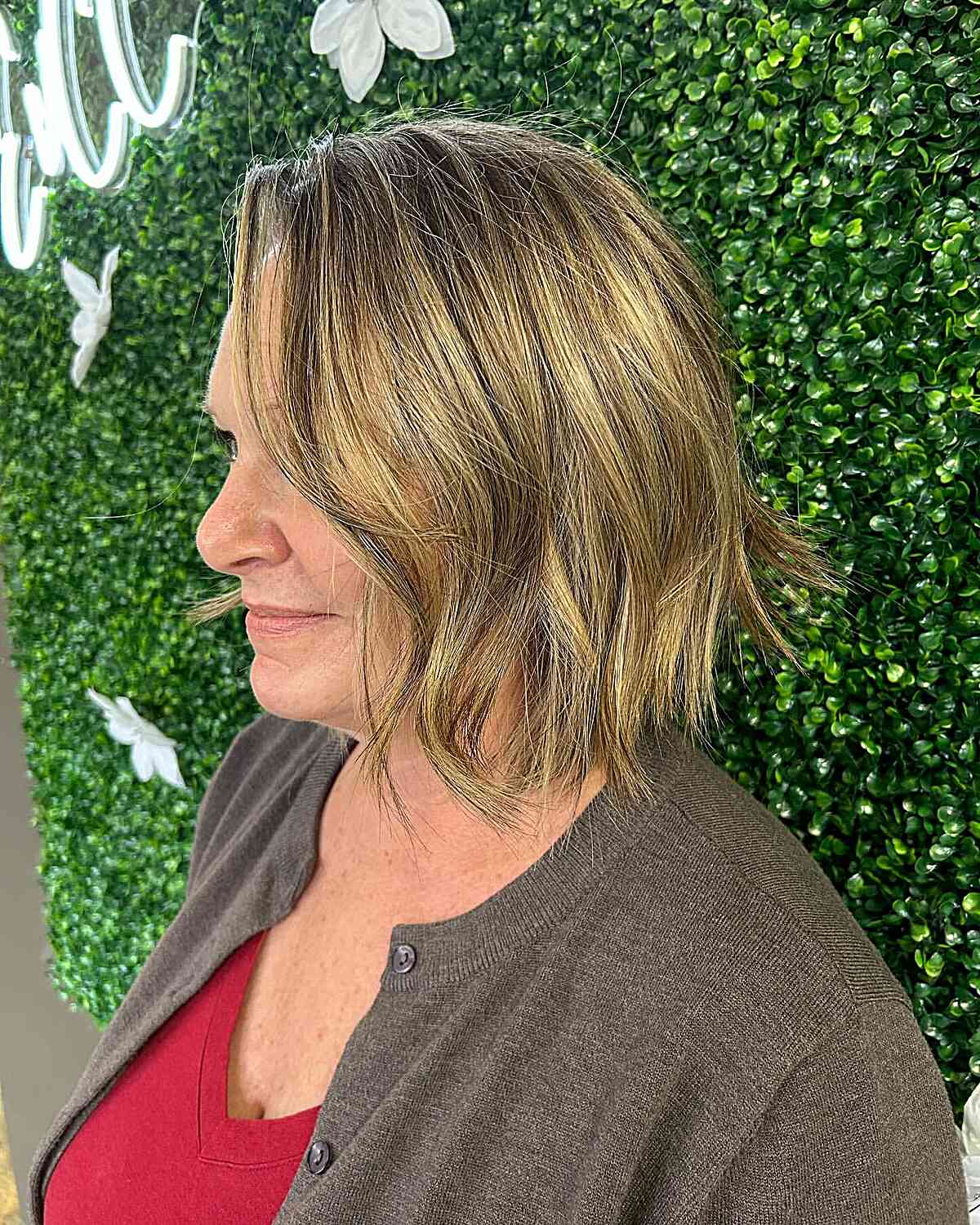 Neck-Grazing Soft Wavy Choppy Bob for Ladies Over 50