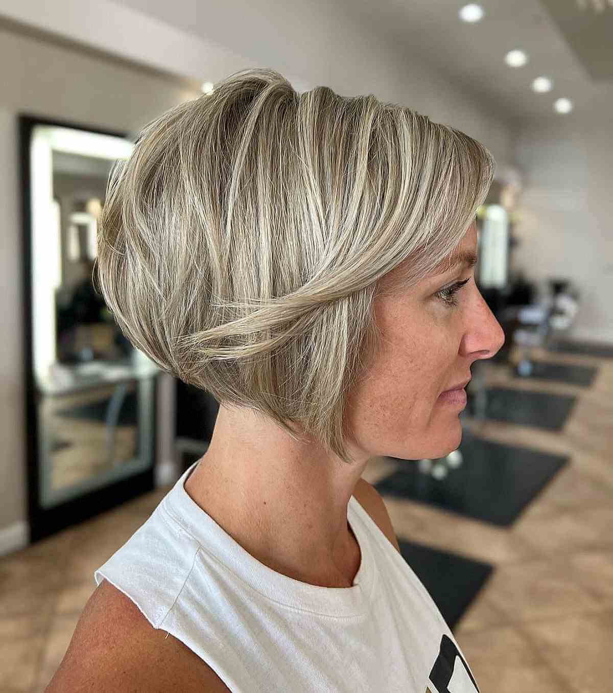 Blonde Balayage Bob for 40-Year-Old Ladies