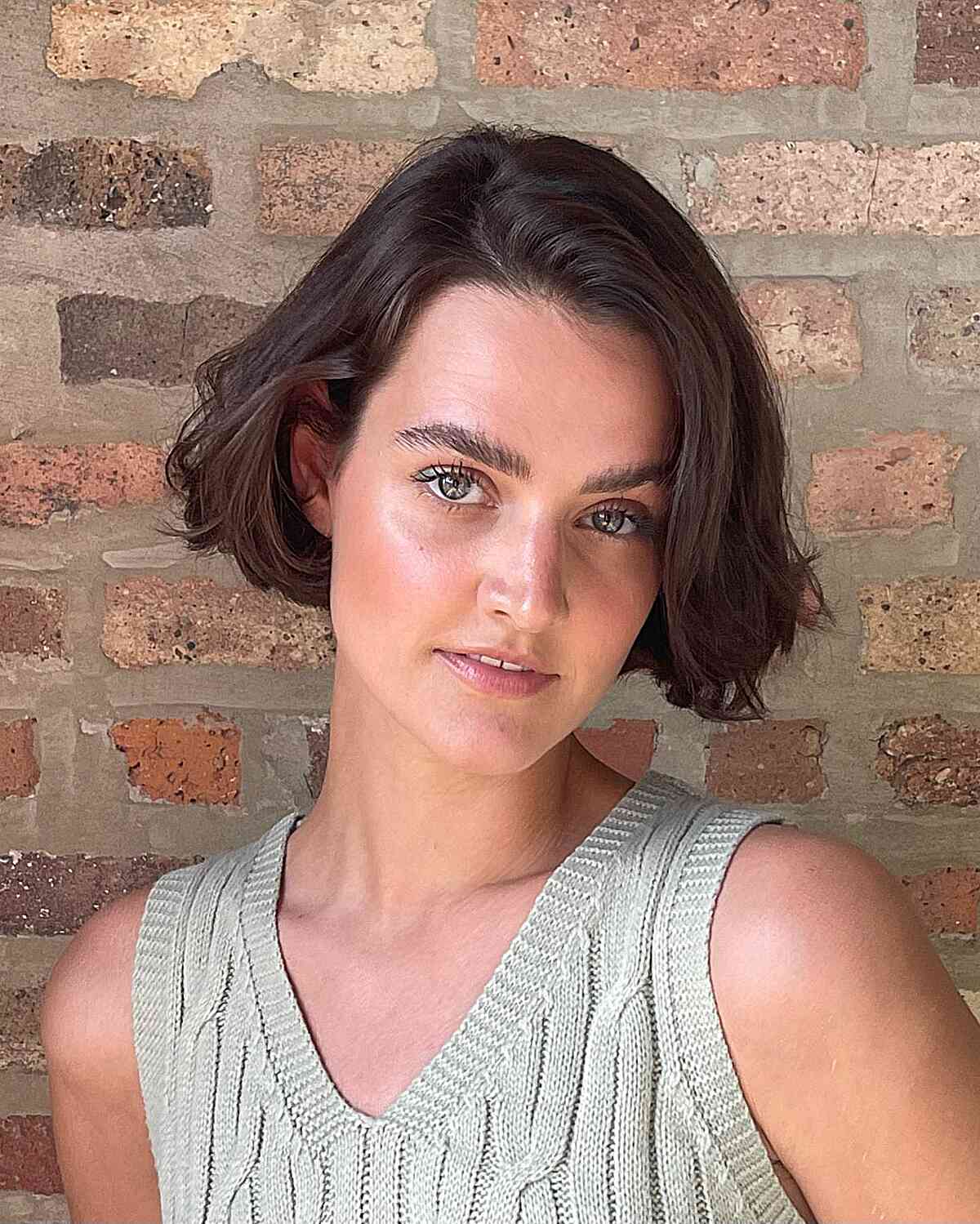 Cheek-Length boyfriend Haircut Flipped to the Side