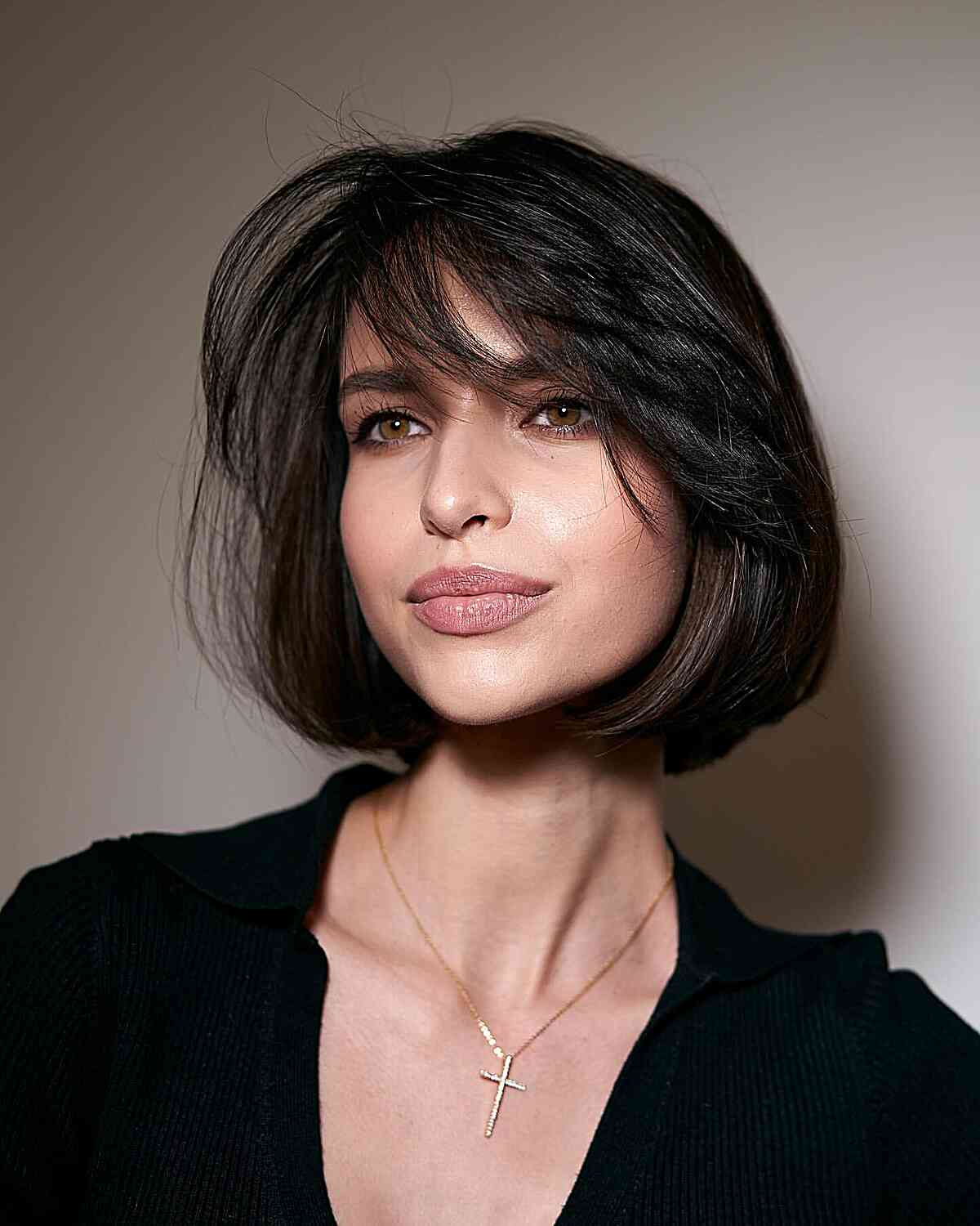 Chin-Length Blowout Bob with Voluminous Side Bangs