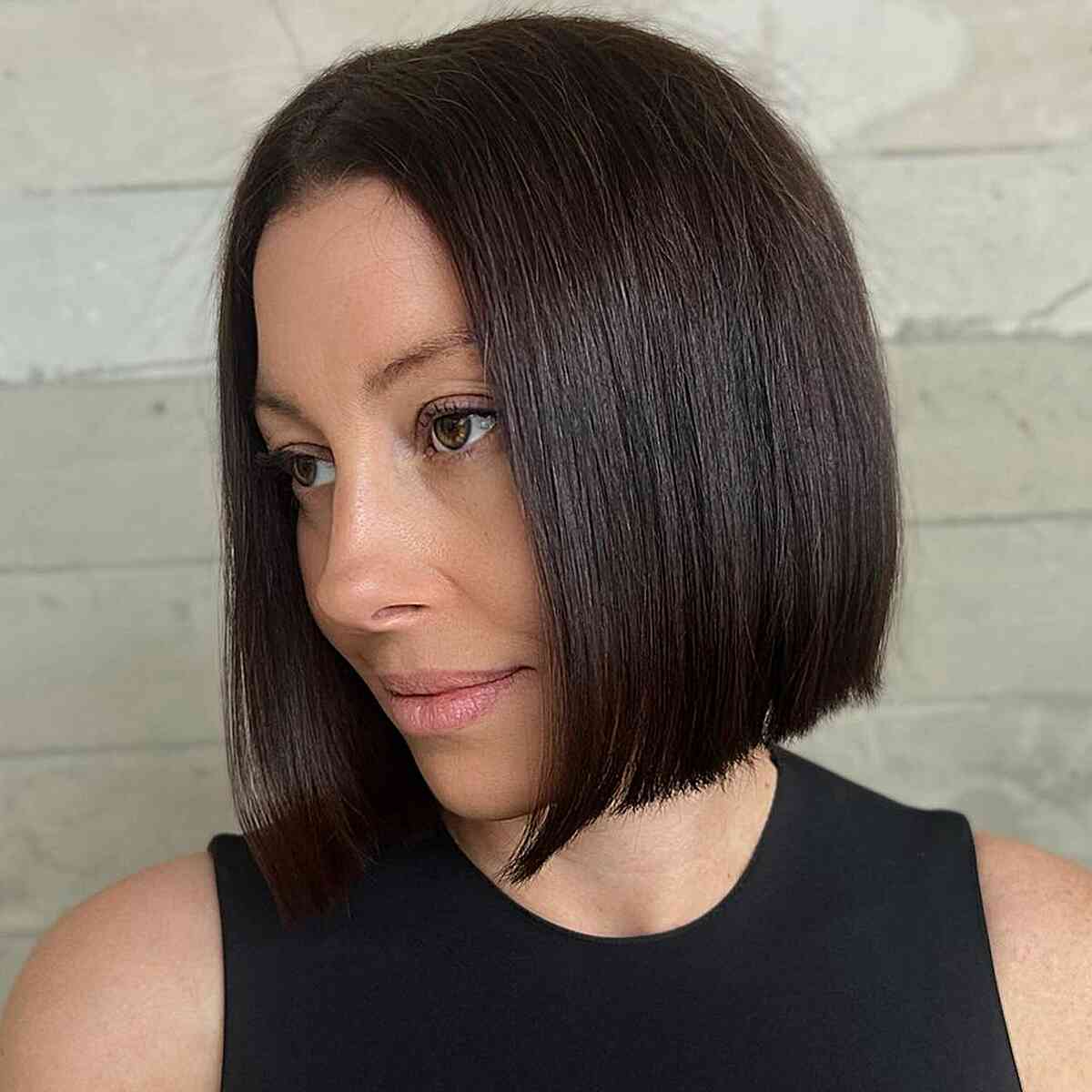 Chin-Length Dark Hair Classic Slob Cut