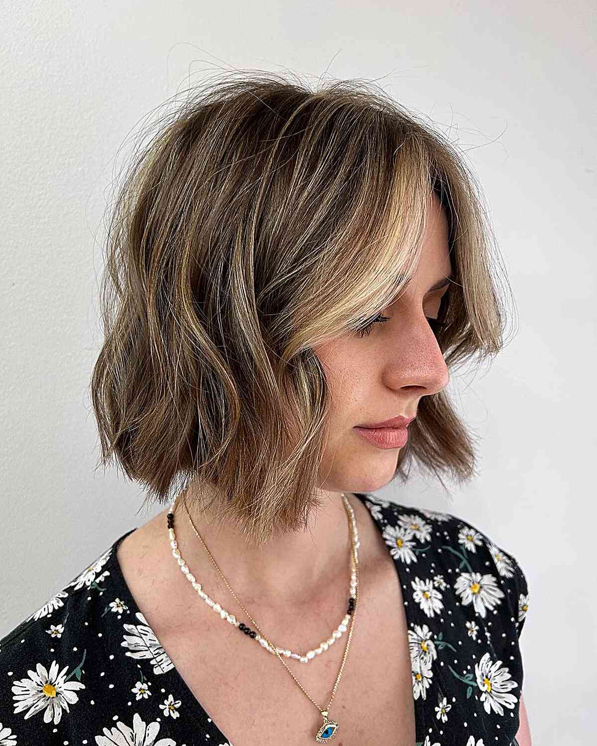 Face-Framing Short Bob Hair with Choppy Layers and Waves