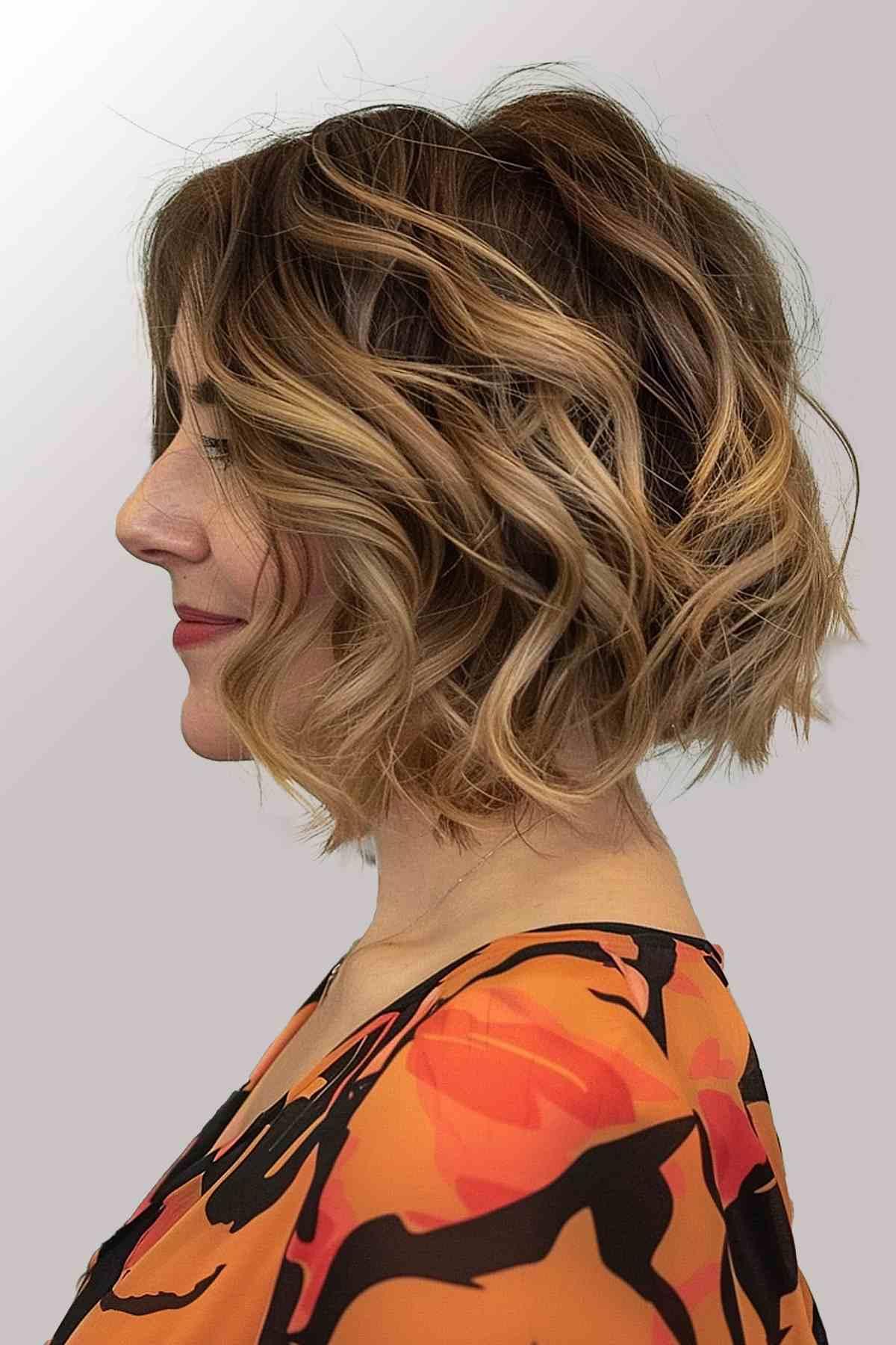 Graduated bob with waves and balayage highlights