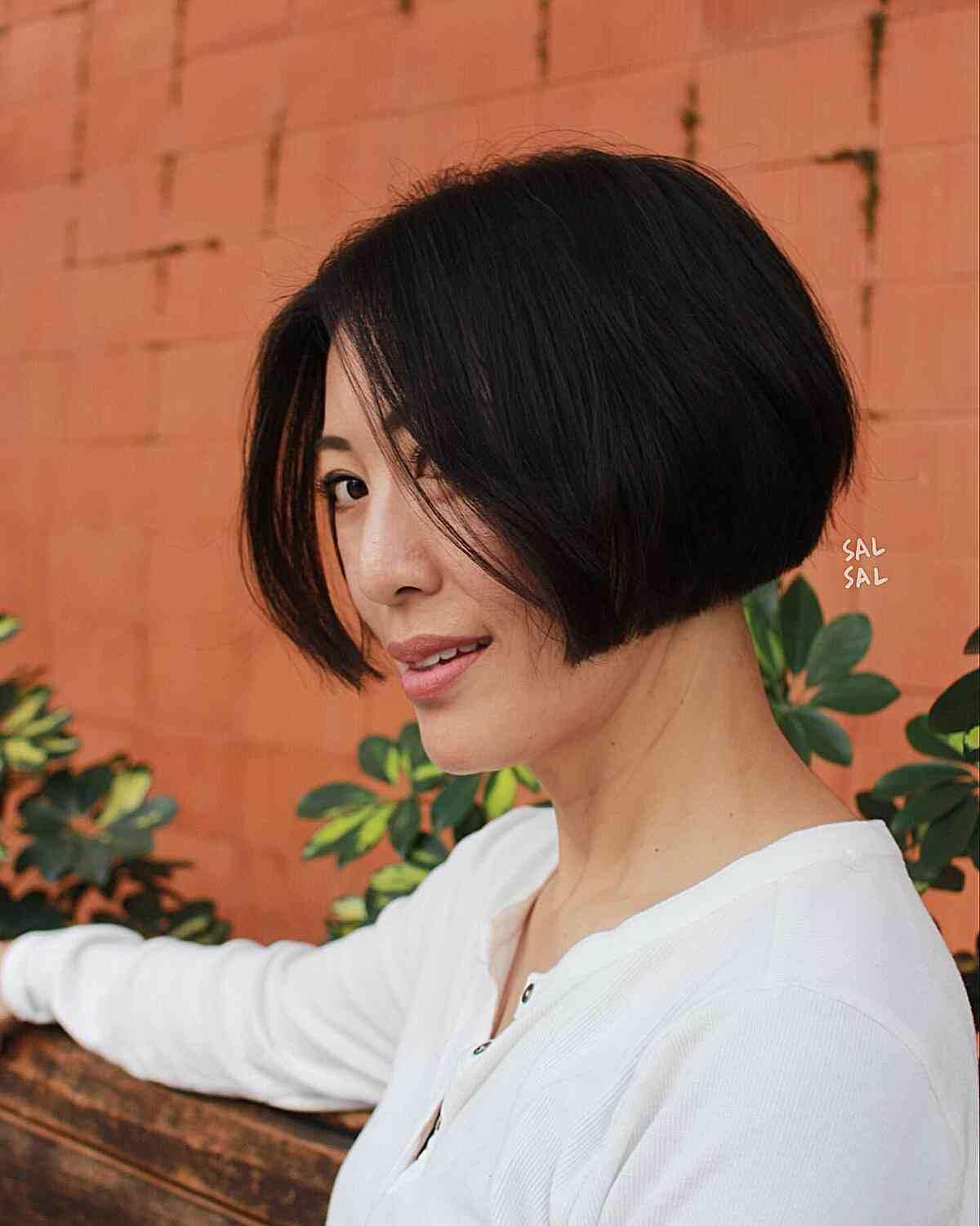 Jaw-Length Sleek Blunt Bob with No Bangs