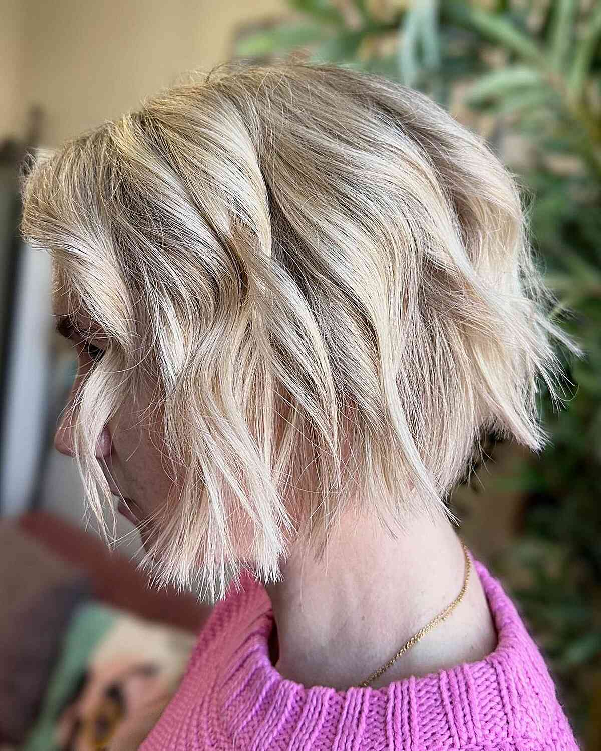 Layered wavy bob