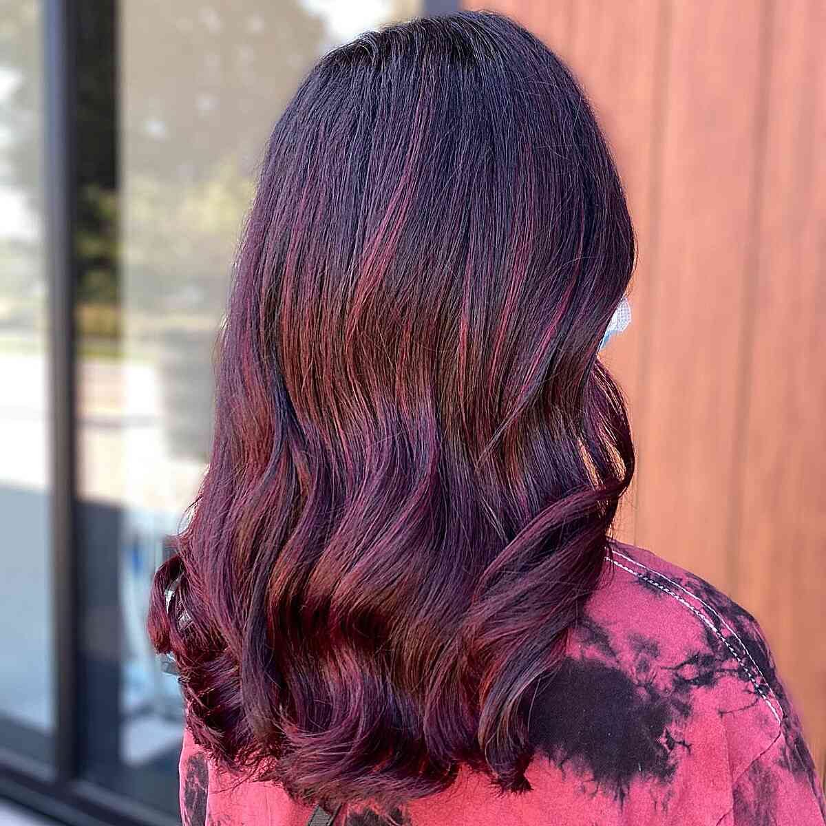 Low-Maintenance Burgundy Berry Balayage on Mid-Length Hair