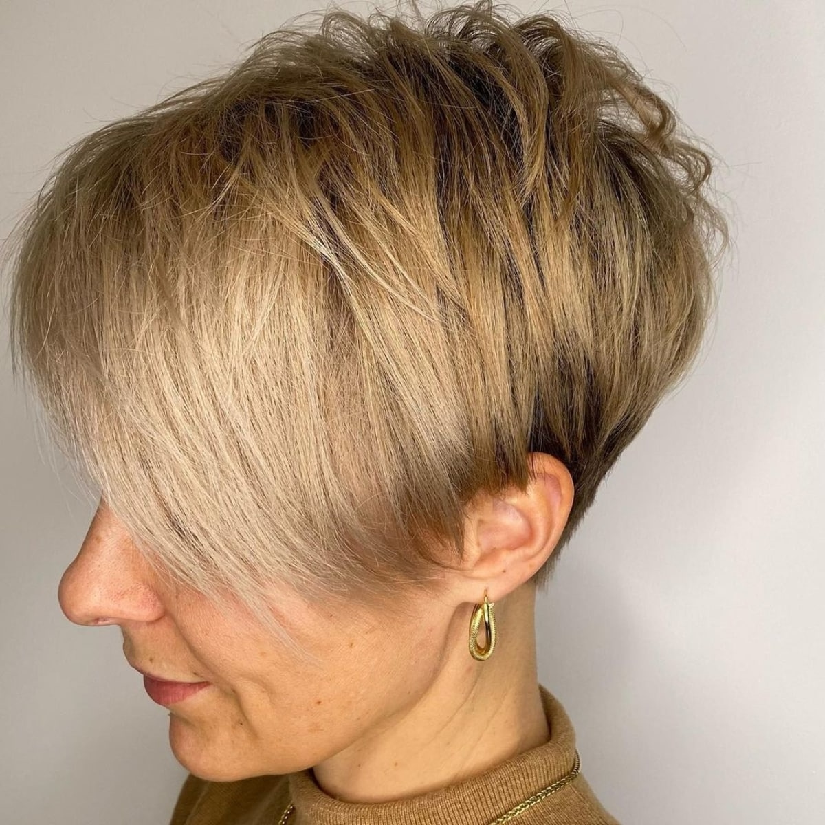 Low-maintenance textured pixie