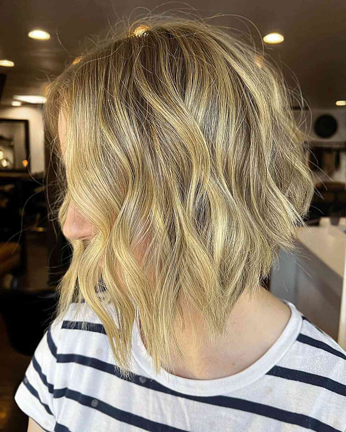 Medium wavy bob