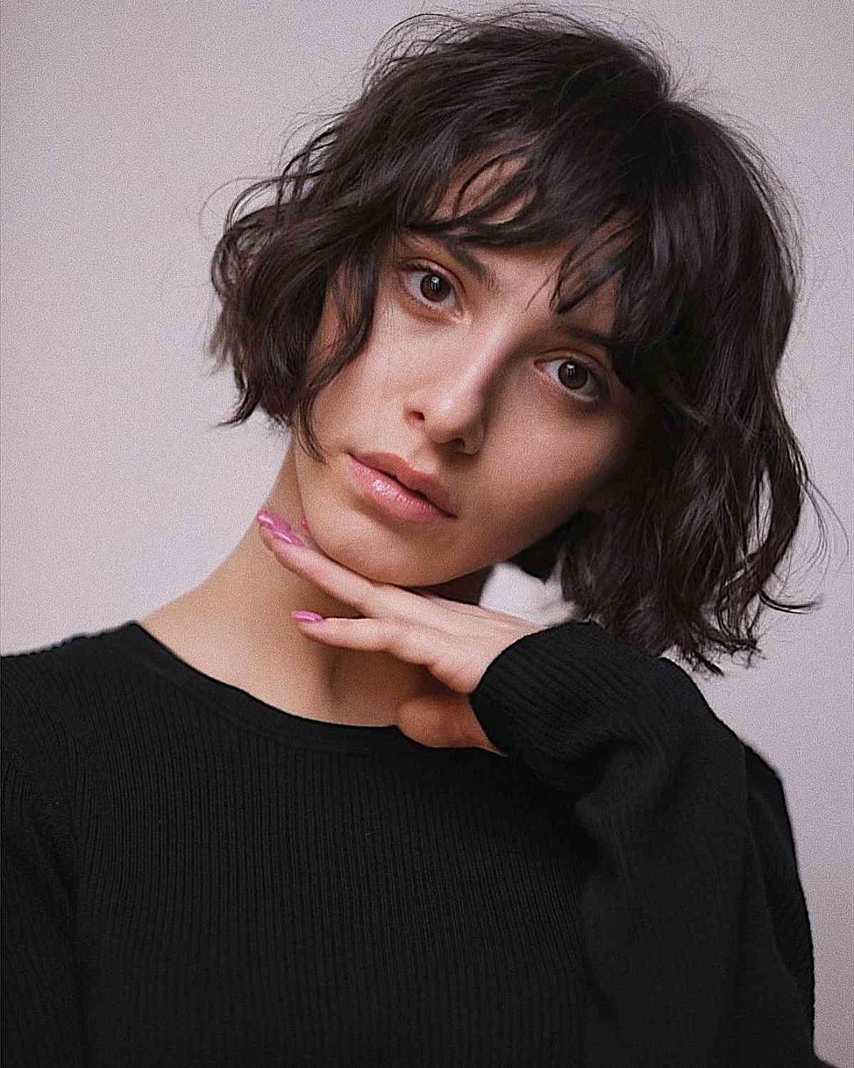 Messy Waves on Short Bobbed Hair with Fringe