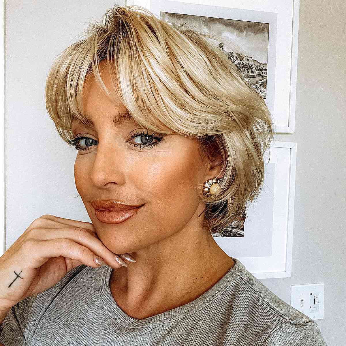 Princess Diana-Inspired Short Layered Bob Cut with Bangs