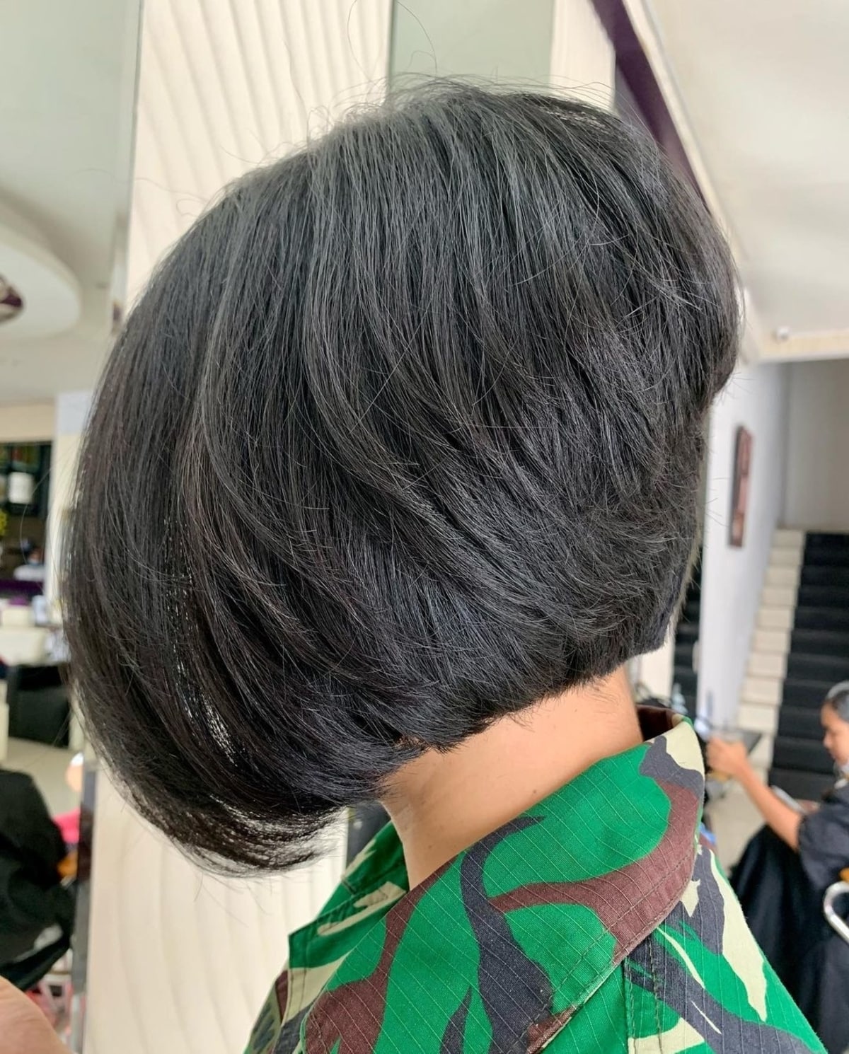 Textured graduated bob