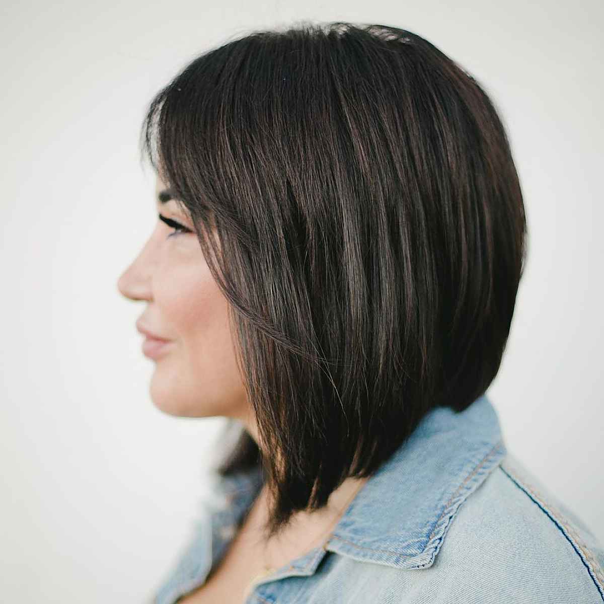 the cutest short angled bob haircut