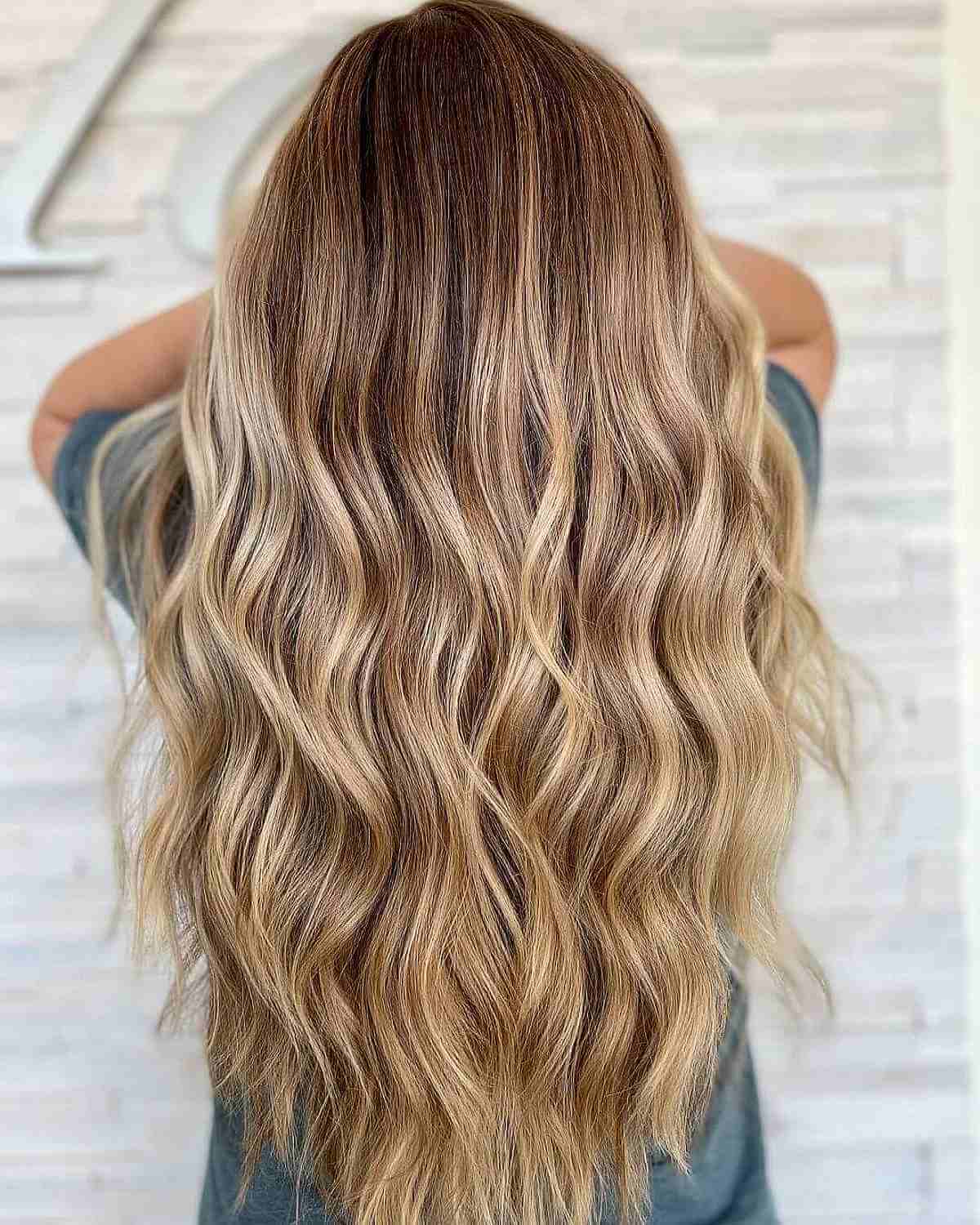 Lived-In Blonde Color Melt Reverse Balayage