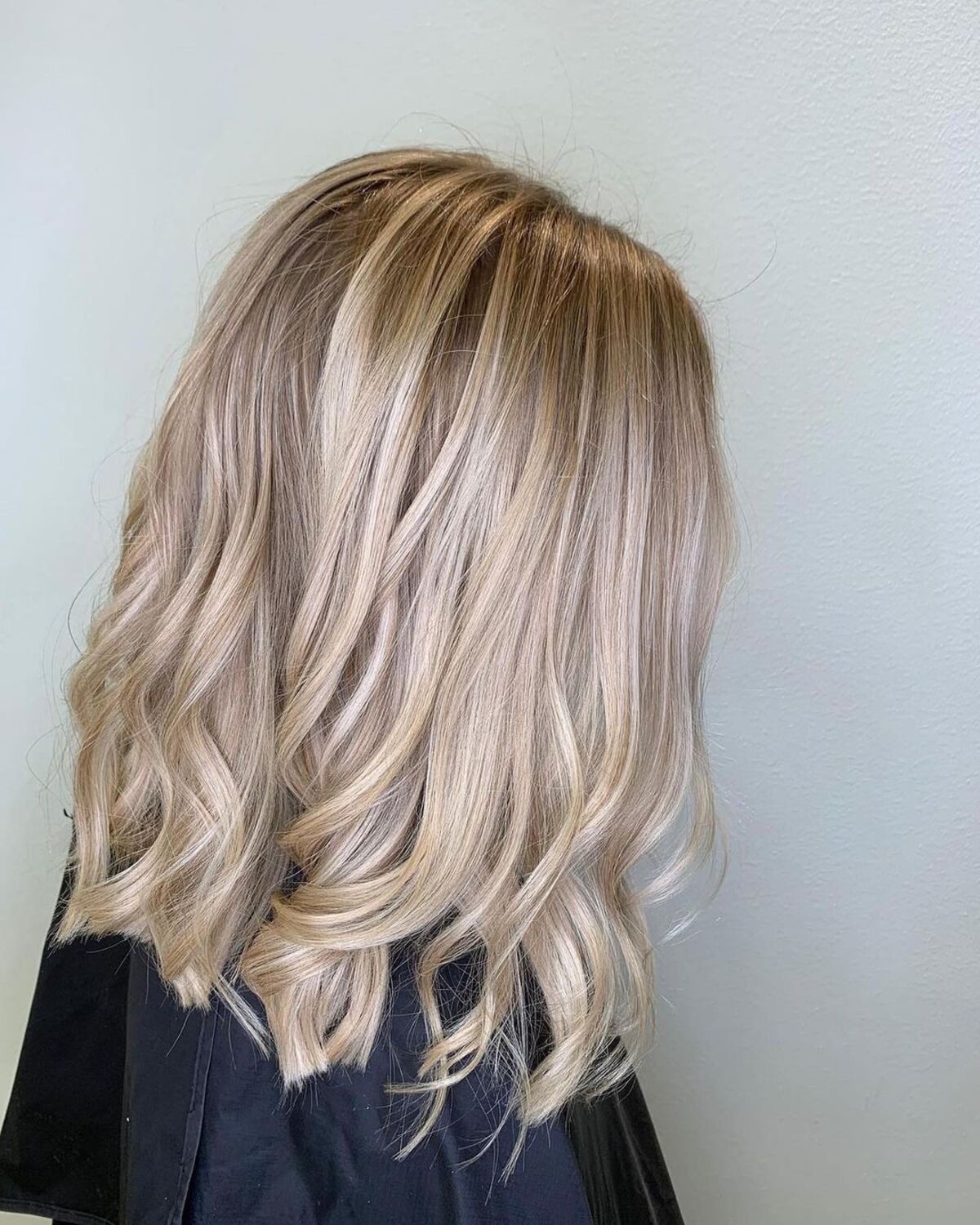 Champagne blonde hair with lowlights