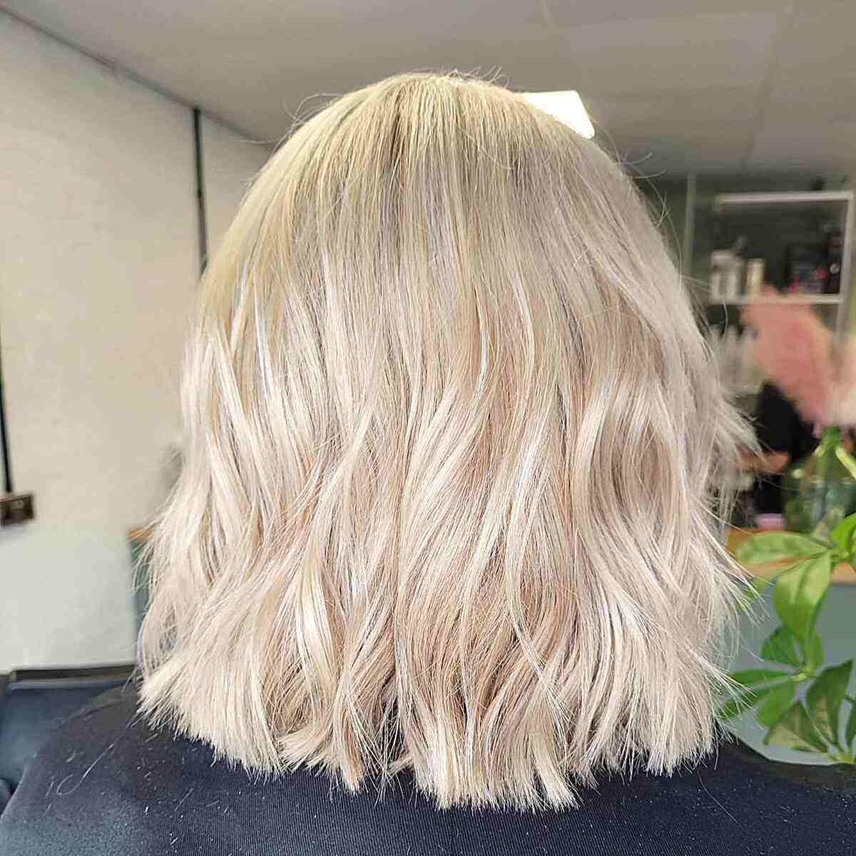 Champagne Bright Blonde for Shoulder-Length Bob