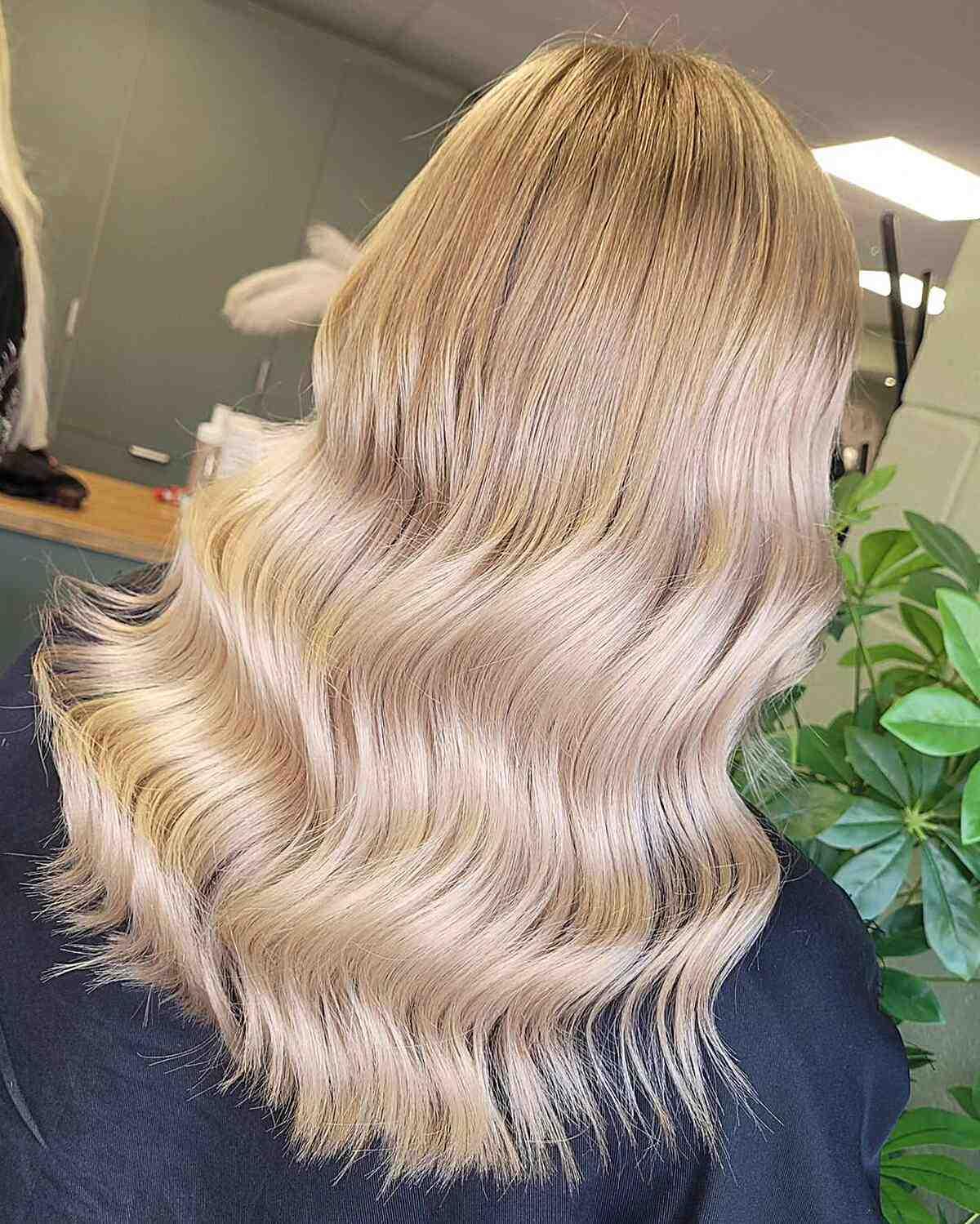 Champagne-Toned Natural Blonde Blend for Longer Hair