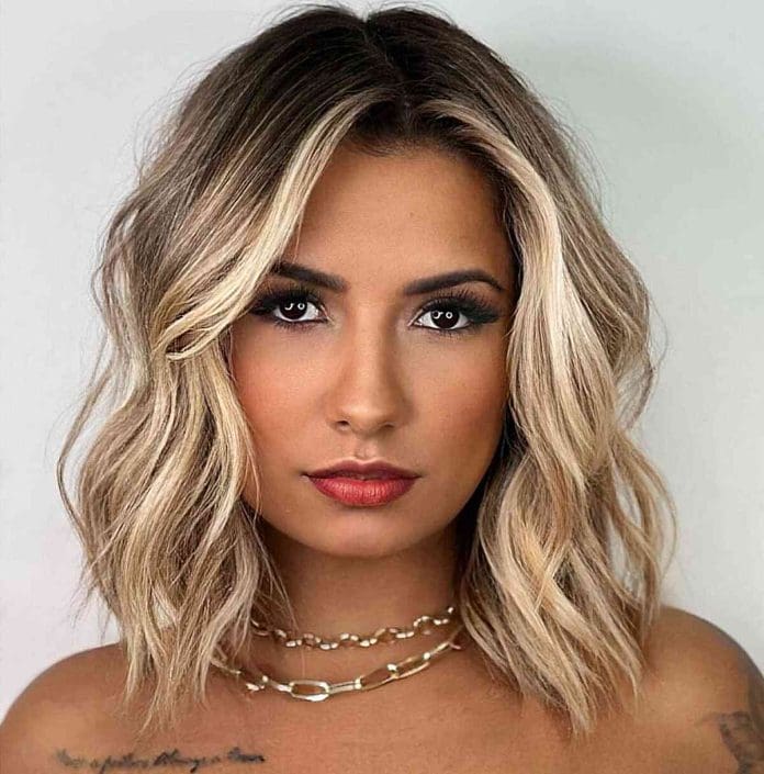 23 Blonde and Dark Roots Hair Ideas for a Bold Look in 2025