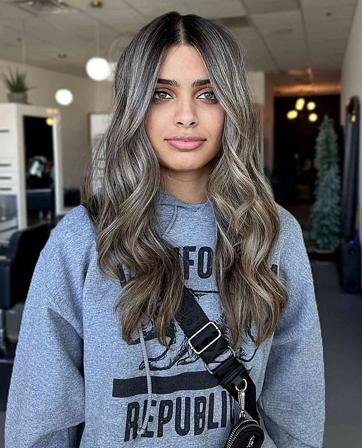 Long Dark-Rooted Hair with Mushroom Bronde Highlights