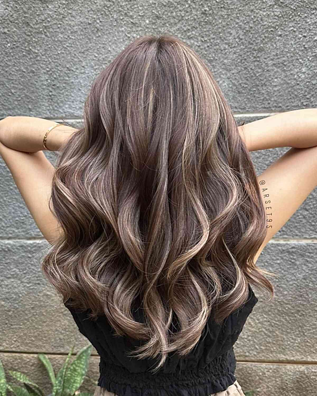 Longer Waves with Milk Tea Chunky Highlights