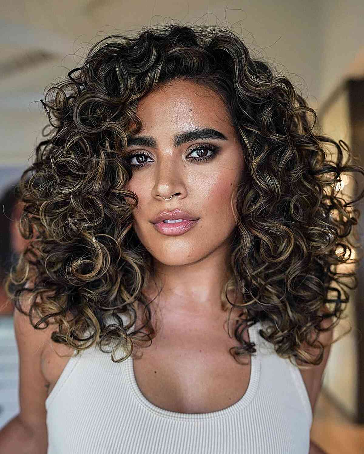 Mushroom Brown Highlighted Black Curls