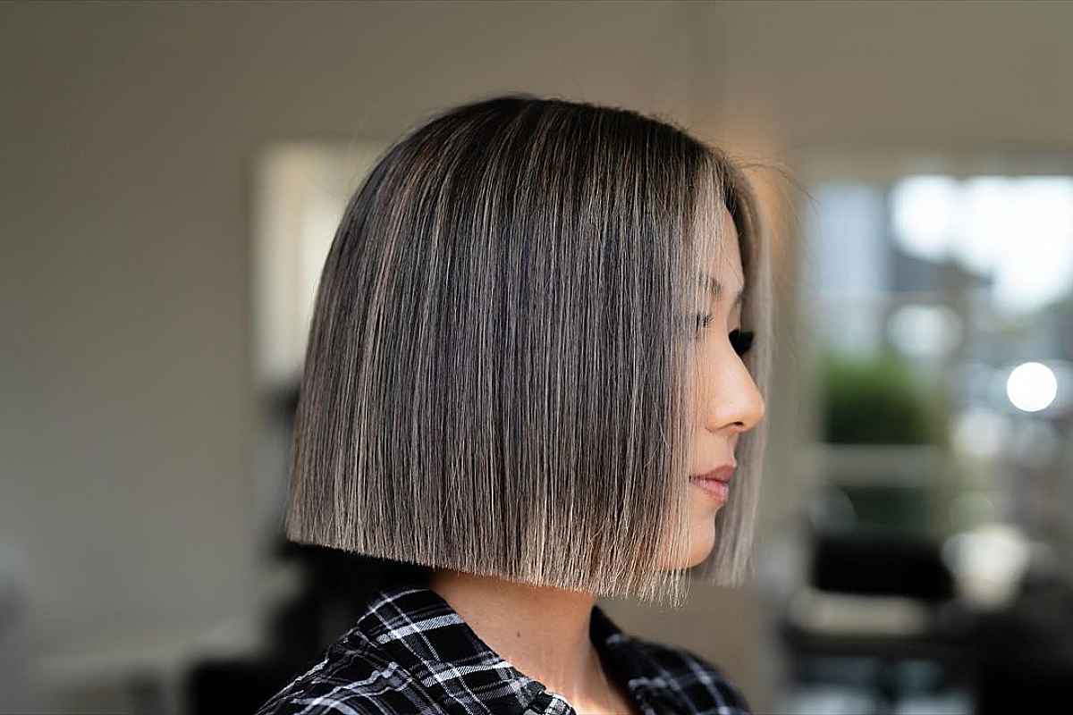 Sleek Chin-Length Bob with Full Highlights