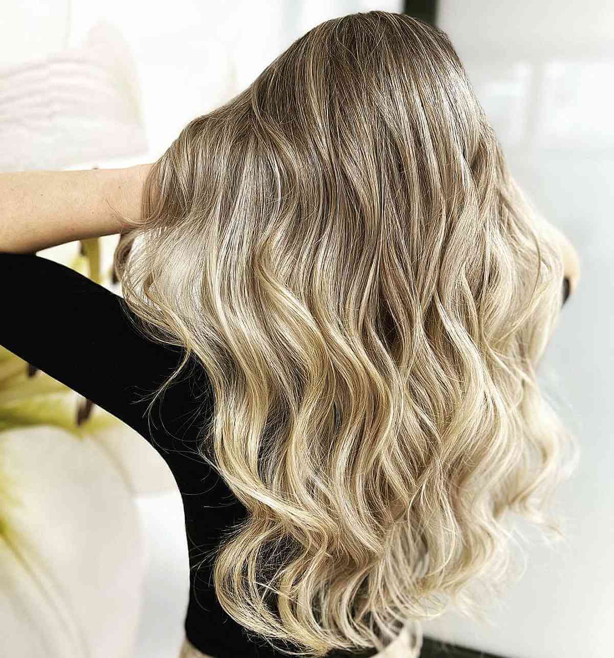 Beautiful Blonde Highlights on Dark Blonde Hair