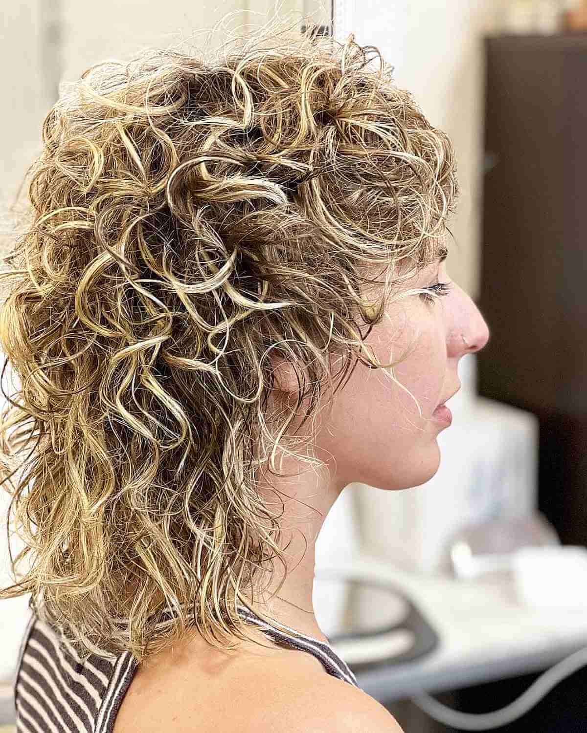 Curly Honey Blonde Wolf Cut