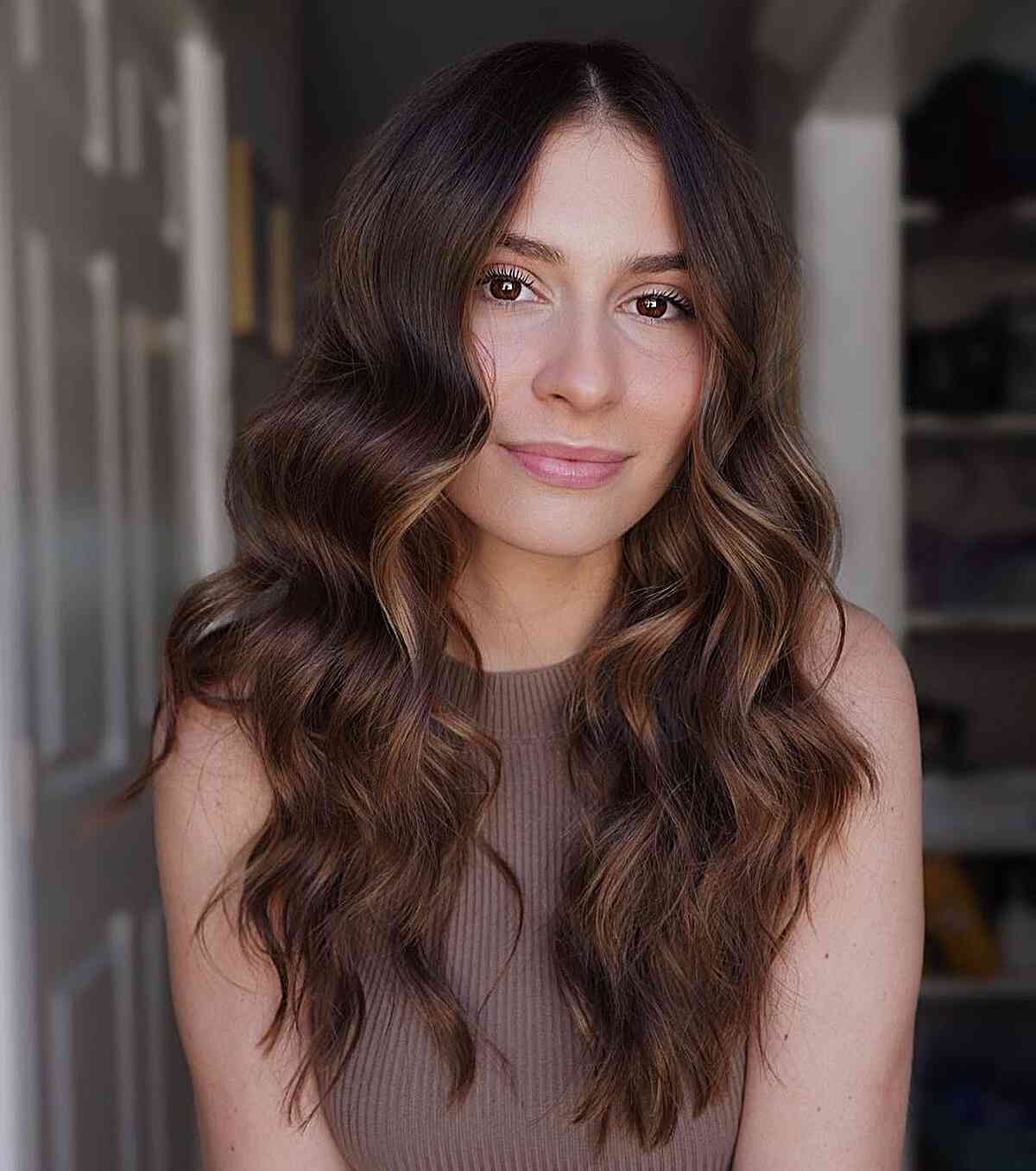 Golden Natural Balayage on Layered Mid-Length Hair