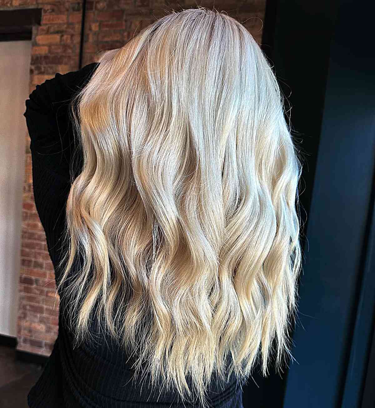 Light Blonde Long Waves