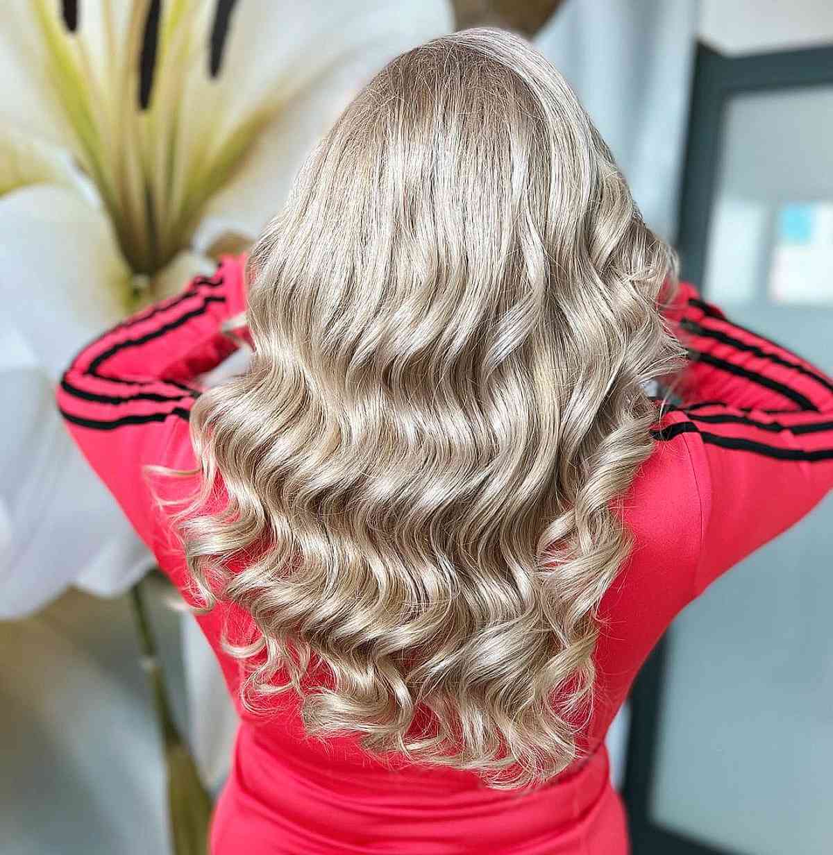 Long Blonde Balayage Waves