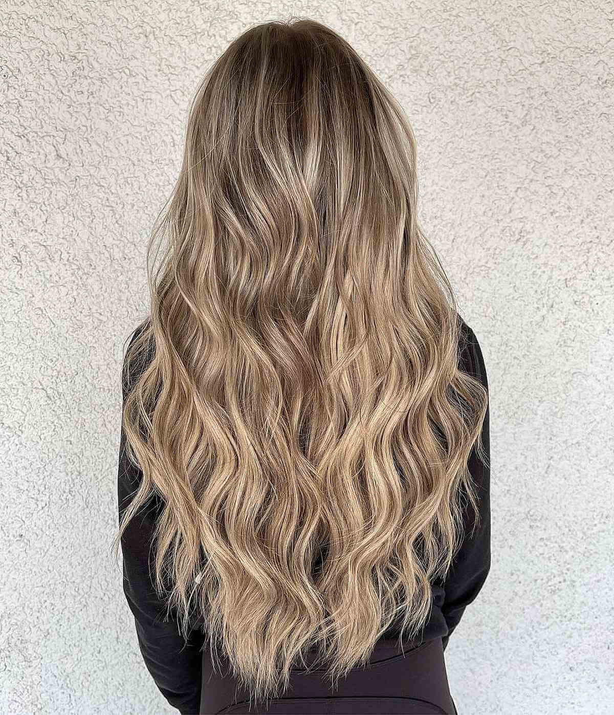 Multi-Tonal Dimensional Dishwater Blonde Hair