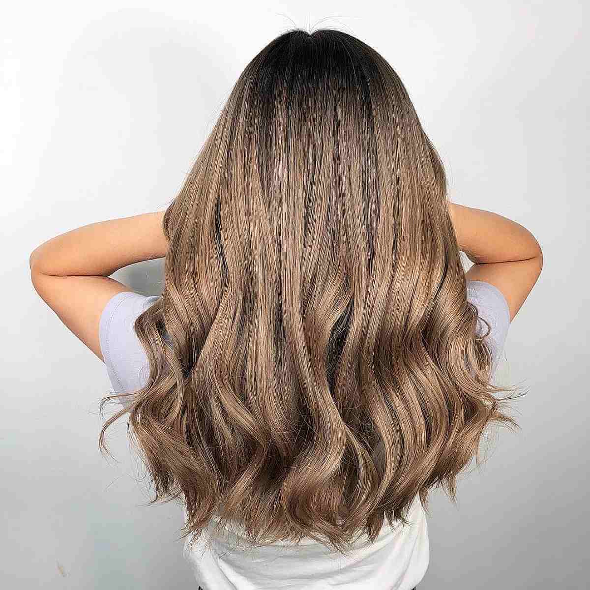 Neutral Ashy Brown Balayage Highlights